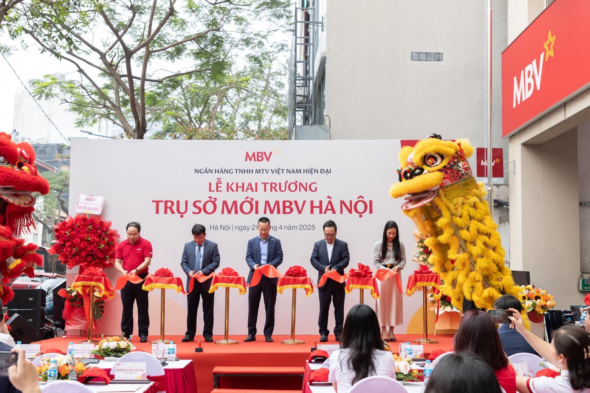 KHAI TRƯƠNG TRỤ SỞ MỚI CHI NHÁNH MBV HÀ NỘI